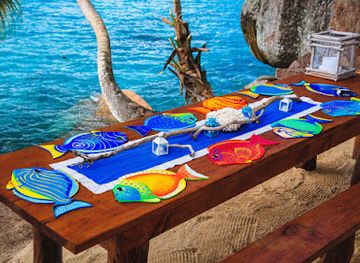 seychelles/victoria/shop/pineapple-studio