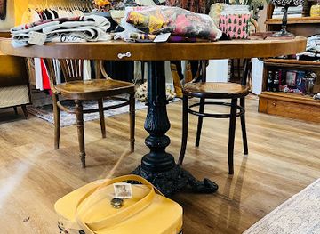 texas/austin/shop/armstrong-s-house-of-vintage