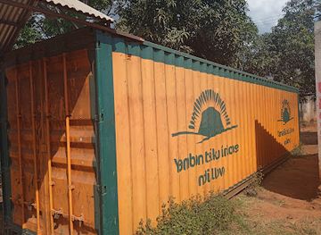 malawi/dzalanyama-forest-reserve/shop/t