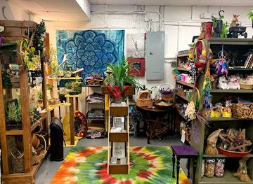 new-hampshire/cheshire-county/shop/hidden-treasures-flea-market