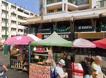 thailand/bangkok/khao-san/shop/fashion-world