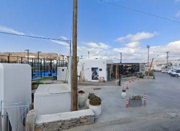 greece/mykonos/ornos/shop/on-the-run-athletic-store