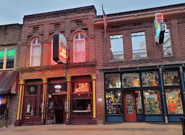 tennessee/memphis/shop/strange-cargo