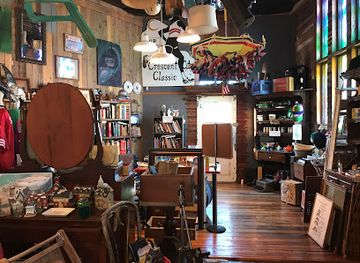 louisiana/chenier-plain/shop/junk-s-above