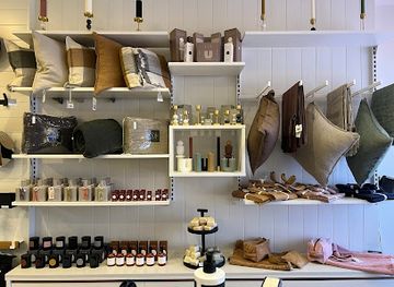 australia/canberra/kingston/shop/eccetera