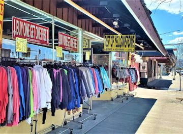 montana/yellowstone-national-park/shop/best-of-yellowstone