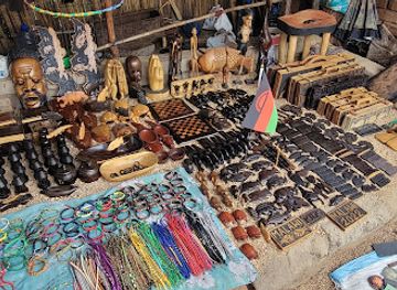 malawi/cape-maclear/shop/charles-s-curios-shop