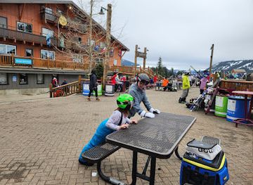 washington/snoqualmie-pass/shop/gravity-gear-gift-shop