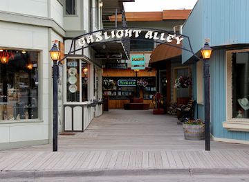 wyoming/jackson-hole/shop/gaslight-alley