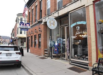 illinois/galena-territory/shop/earth-s-treasures