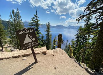 oregon/crater-lake-national-park/shop/cleetwood-cove-trail