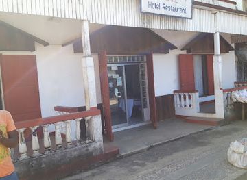 madagascar/masoala-national-park/shop/tranombarotra-lemama-chez-hatim