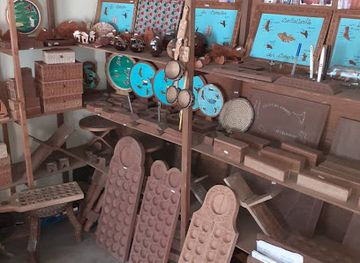 comoros/mount-karthala/shop/coelacanth-shop-artisanat-comorien