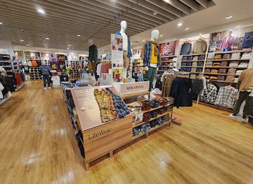 singapore/northeast-region/shop/uniqlo-seletar-mall-same-day-click-collect