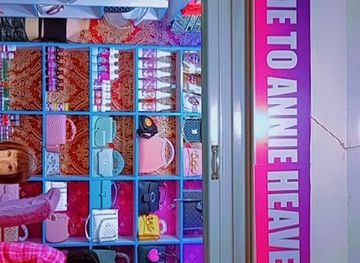 uganda/entebbe/shop/annie-heavenz-world