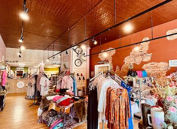 indiana/pokagon-state-park/shop/pink-dandelion-boutique