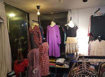 myanmar-burma/kalaw/shop/three-colours-fashion-gallery