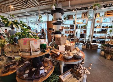 israel/ra-anana/shop/neve-zemer-mall