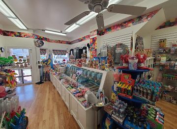 rhode-island/narragansett/shop/nana-s-candy-bar