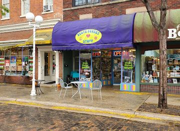 michigan/st-joseph/shop/state-street-stuff