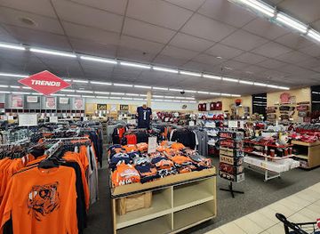 alabama/cherokee-rock-village/shop/martin-s-family-clothing