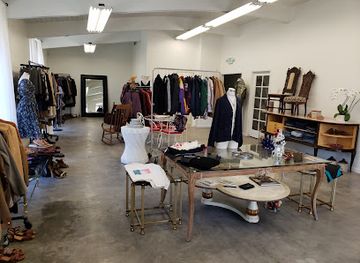 california/fresno/shop/black-marketplace-vintage-boutique-blkmktplc