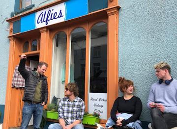 ireland/cliffs-of-moher/shop/alfies-vintage-clothing-cafe
