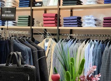 tajikistan/dushanbe/shop/climber