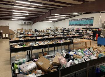 arkansas/conway/shop/the-family-flips-bargain-hub