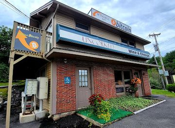 maine/augusta/shop/uncorked-wine-cheese