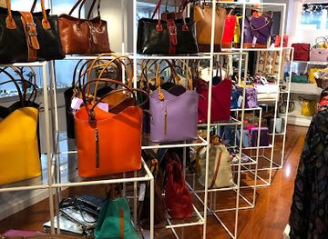 rhode-island/newport-coastline/shop/friendly-harbor-gallery