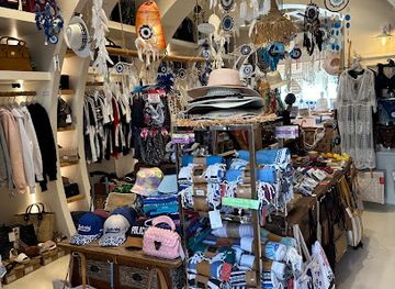 greece/santorini/shop/2friends-fira-santorini