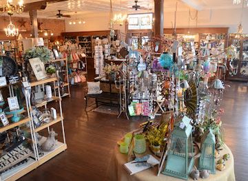 indiana/southern-indiana/shop/ewing-unique-boutique