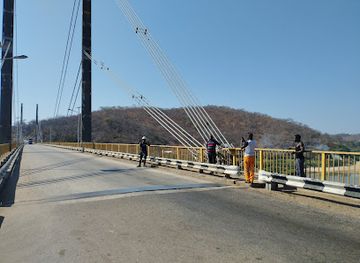 zambia/luangwa-valley/shop/luangwa-bridge