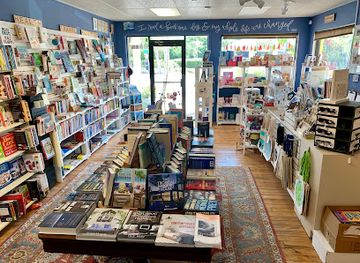 florida/sanibel-island/shop/macintosh-books-paper