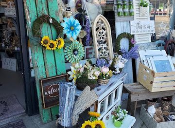 new-york/long-island/shop/30-hamptons-west-vintage-eclectic-boutique