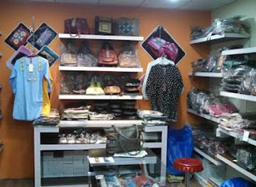 pakistan/karimabad/shop/hunza-leather-threadz