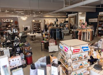 montana/billings/shop/the-banyan-tree-boutique-women-s-clothing-gifts-in-billings-online