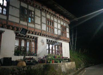 bhutan/phobjikha-valley/shop/kanchan-general-shop