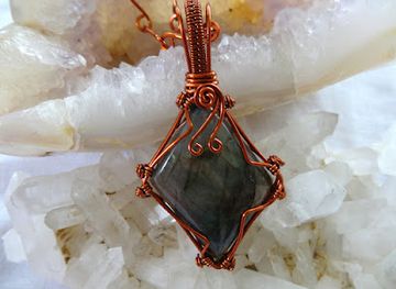 mauritius/flic-en-flac-beach/shop/amanda-handmade-jewellery