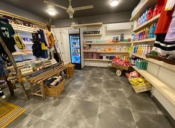 maldives/thinadhoo-island/shop/whim