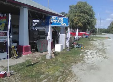 iowa/loess-hills/shop/river-sioux-rummage-shop