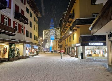 italy/cortina-d-ampezzo/shop/falconeri