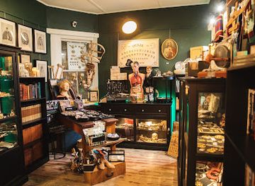 australia/blue-mountains-national-park/shop/odd-mountain-oddities