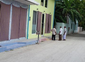 maldives/fuvahmulah-island/shop/trade-waves