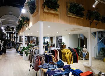 guernsey/st-peter-port/shop/land-of-green-ginger