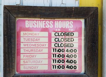 nevada/walker-lake/shop/vintage-charms