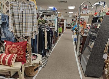 indiana/terre-haute/shop/antiques-at-the-meadows