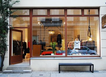 germany/berlin/shop/quadrat-shop-polish-designers-and-friends