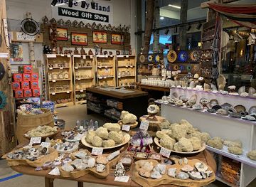 connecticut/fairfield-county/shop/made-by-hand-crystals